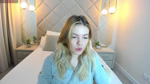 Snapshot of anna_robinson chatting on 12-08-24, 01:02 Anna online show from 12-08-24, 01:02