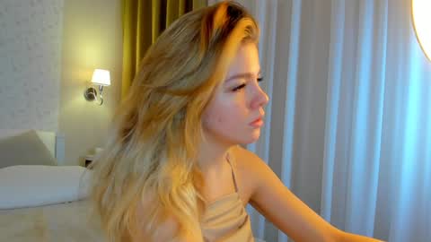 Snapshot of anna_robinson chatting on 12-31-24, 01:04 Anna online show from 12-31-24, 01:04