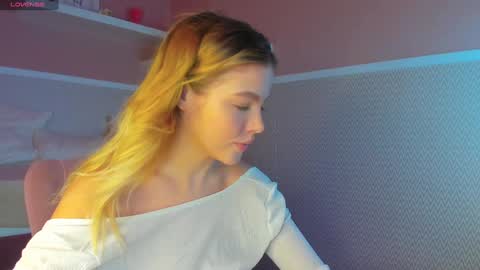 Snapshot of anna_robinson chatting on 01-22-25, 01:20 Anna online show from 01-22-25, 01:20