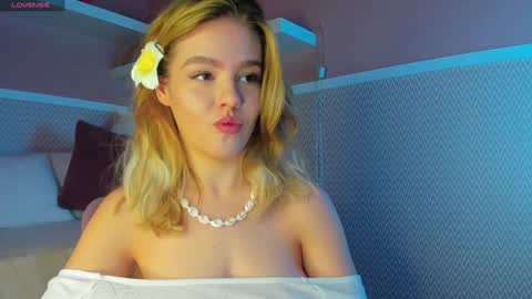 Snapshot of anna_robinson chatting on 01-31-25, 01:22 Anna online show from 01-31-25, 01:22