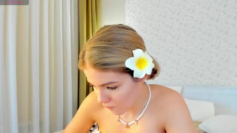 Snapshot of anna_robinson chatting on 02-21-25, 08:29 Anna online show from 02-21-25, 08:29