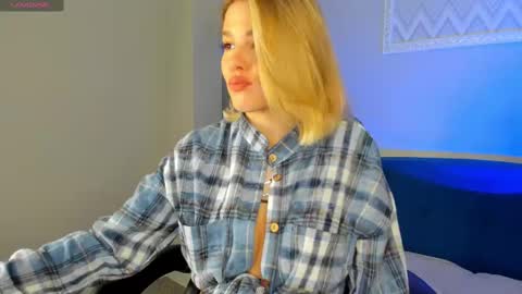 Snapshot of anna_robinson chatting on 03-05-25, 08:21 Anna online show from 03-05-25, 08:21