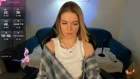 Snapshot of anna_robinson chatting on 03-10-25, 01:32 Anna online show from 03-10-25, 01:32