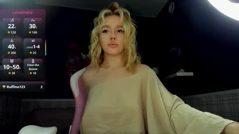 Snapshot of anna_robinson chatting on 09-25-25, 01:42 Anna online show from 09-25-25, 01:42