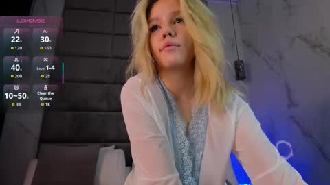 Snapshot of anna_robinson chatting on 10-08-25, 03:26 Anna online show from 10-08-25, 03:26