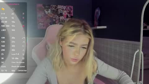 Snapshot of anna_robinson chatting on 06-13-26, 01:14 Anna online show from 06-13-26, 01:14