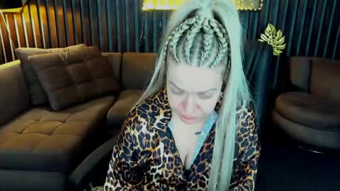anna_snow9 online show from 04-13-26, 04:51