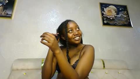 Snapshot of annabel038 chatting on 02-05-25, 06:37 Annabel online show from 02-05-25, 06:37