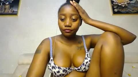 Snapshot of annabel038 chatting on 02-11-25, 12:17 Annabel online show from 02-11-25, 12:17