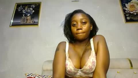 Snapshot of annabel038 chatting on 02-13-25, 03:18 Annabel online show from 02-13-25, 03:18