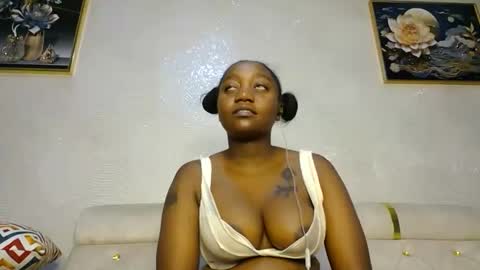 Snapshot of annabel038 chatting on 02-17-25, 06:26 Annabel online show from 02-17-25, 06:26