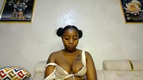 Snapshot of annabel038 chatting on 02-17-25, 09:30 Annabel online show from 02-17-25, 09:30