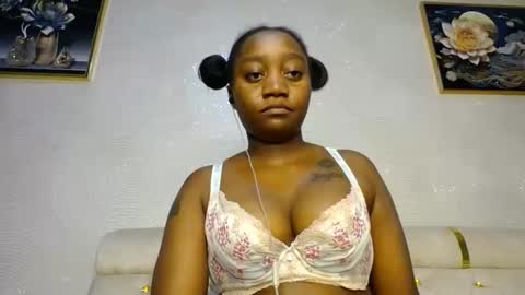Snapshot of annabel038 chatting on 02-18-25, 08:47 Annabel online show from 02-18-25, 08:47