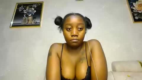 Snapshot of annabel038 chatting on 02-19-25, 11:04 Annabel online show from 02-19-25, 11:04