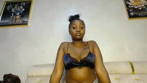 Snapshot of annabel038 chatting on 02-27-25, 08:53 Annabel online show from 02-27-25, 08:53