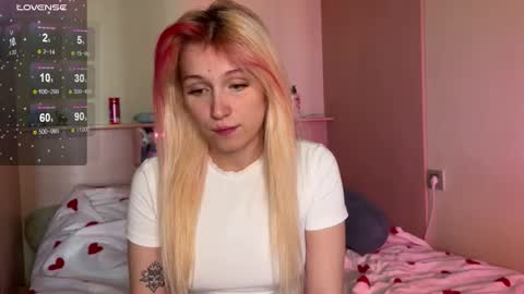 Snapshot of annabel_myr chatting on 09-25-25, 11:03 Annabel online show from 09-25-25, 11:03