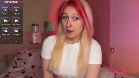 Snapshot of annabel_myr chatting on 11-23-25, 11:10 Annabel online show from 11-23-25, 11:10