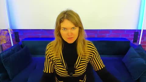 Snapshot of annabel_xxx chatting on 11-09-25, 06:44 Annabel online show from 11-09-25, 06:44