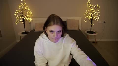 Snapshot of annacandie chatting on 09-22-25, 12:07 Anna online show from 09-22-25, 12:07