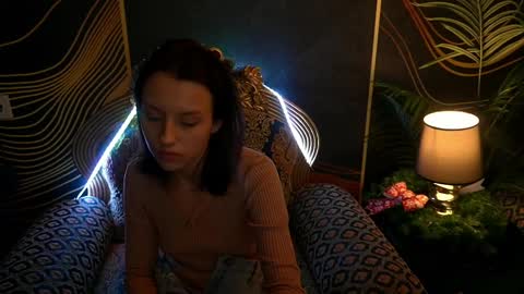 Snapshot of annaelys chatting on 12-29-24, 05:44 Anna online show from 12-29-24, 05:44