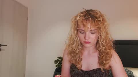 annaevv online show from 05-22-26, 02:51