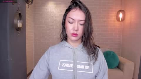 Snapshot of annahoffman_ chatting on 09-25-25, 12:20 annahoffman_ online show from 09-25-25, 12:20