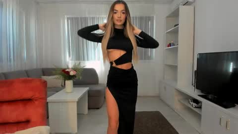 Snapshot of annaise_ chatting on 05-08-26, 08:30 annaise online show from 05-08-26, 08:30