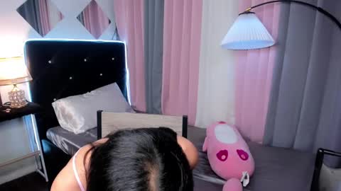 Snapshot of annalolaxoxo chatting on 01-22-25, 02:35 AshyElliston online show from 01-22-25, 02:35