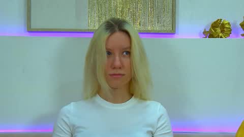 Snapshot of annamaisie chatting on 12-14-25, 06:19 Anna online show from 12-14-25, 06:19