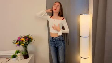 Snapshot of annamarie_foryou chatting on 09-11-25, 06:13 Holly Molly Im Polly online show from 09-11-25, 06:13