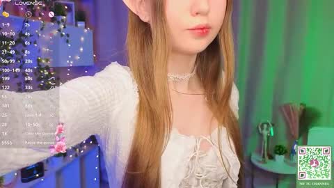 Snapshot of annamarie_foryou chatting on 11-06-25, 06:09 Holly Molly Im Polly online show from 11-06-25, 06:09