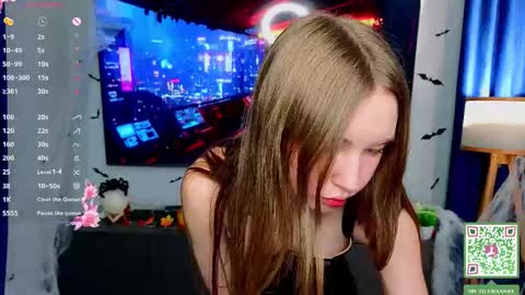 Snapshot of annamarie_foryou chatting on 11-22-25, 07:02 Holly Molly Im Polly online show from 11-22-25, 07:02