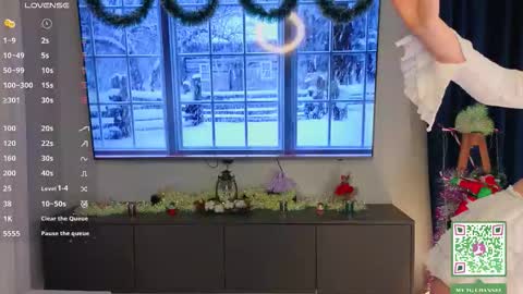 Snapshot of annamarie_foryou chatting on 12-02-25, 07:42 Holly Molly Im Polly online show from 12-02-25, 07:42