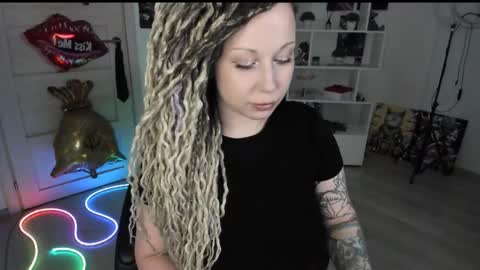 Anna online show from 05-26-26, 06:59