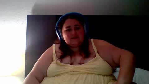 Snapshot of annaoftherealms chatting on 06-17-26, 01:08 annaoftherealms online show from 06-17-26, 01:08