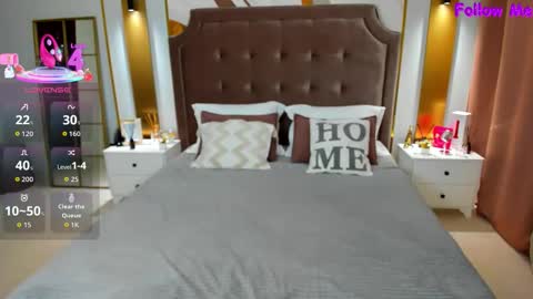 Anna online show from 10-06-25, 01:03