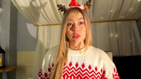 Snapshot of annavictoria__ chatting on 12-18-24, 03:37 Anna Victoria online show from 12-18-24, 03:37