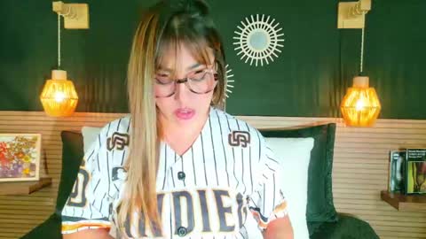 Anna Victoria online show from 04-14-26, 12:49