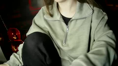 Bella online show from 10-27-25, 06:12