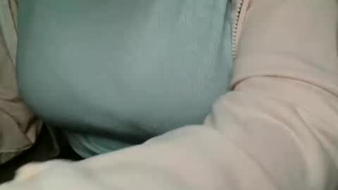 Bella online show from 04-15-26, 07:58