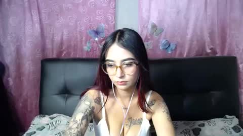 Snapshot of anne_jm chatting on 09-26-25, 03:43 Anne online show from 09-26-25, 03:43