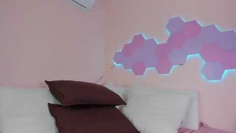 Snapshot of anne_millerr chatting on 06-16-26, 11:46 anne_millerr online show from 06-16-26, 11:46