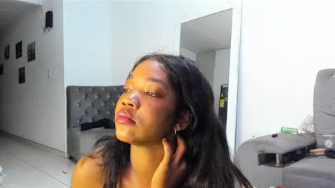 Annie  online show from 02-18-25, 09:32