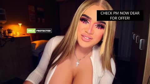 Snapshot of annecalifornia chatting on 11-14-25, 05:17 Anne Hart online show from 11-14-25, 05:17