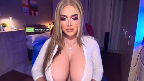 Snapshot of annecalifornia chatting on 11-15-25, 06:44 Anne Hart online show from 11-15-25, 06:44