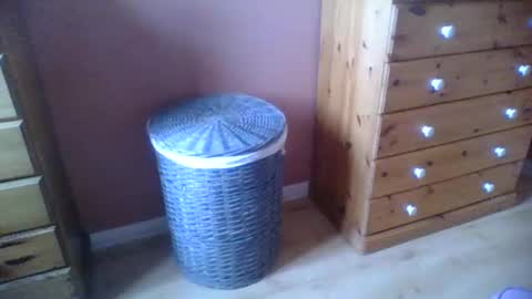 annecharlie online show from 11-12-25, 01:55