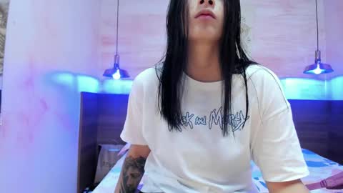 Snapshot of annedixie chatting on 11-18-25, 03:01 Anne online show from 11-18-25, 03:01