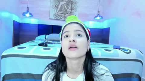 Snapshot of annedixie chatting on 12-15-25, 03:11 Anne online show from 12-15-25, 03:11