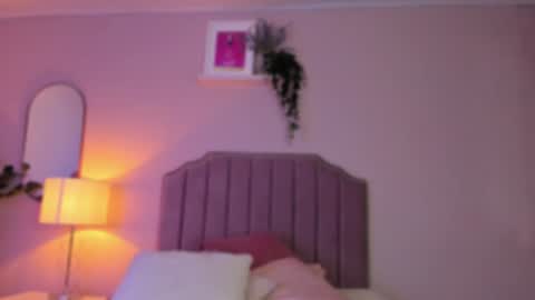 Snapshot of anneee_ chatting on 12-12-24, 11:58 Anne online show from 12-12-24, 11:58