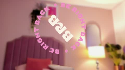 Snapshot of anneee_ chatting on 01-21-25, 11:45 Anne online show from 01-21-25, 11:45